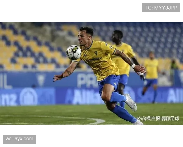 波尔图关键战强势晋级,表现亮眼锁定出线席位 波尔图关键战强势晋级,表现亮眼锁定出线席位